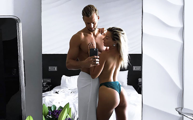 sugar daddy with sugar baby in bathroom