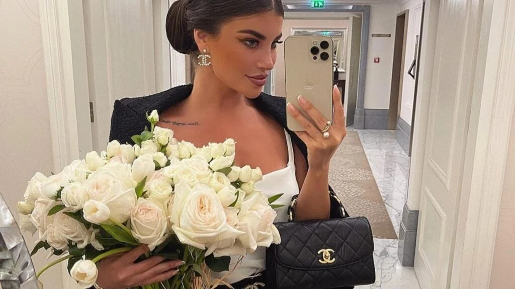 sugar baby taking selfie