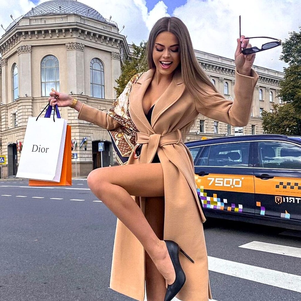 sugar baby with gifts
